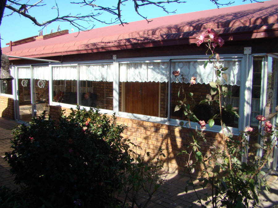 Photo of beautifully
            arranged food