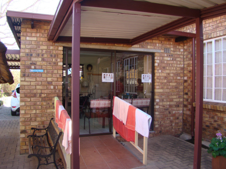 Photo of beautifully
            arranged food